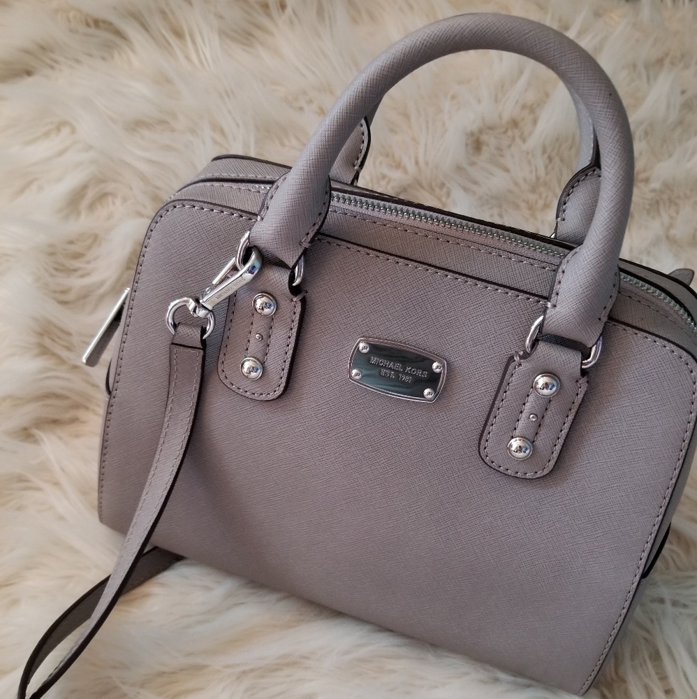 🖤Michael Kors Medium Safiano Crossbody